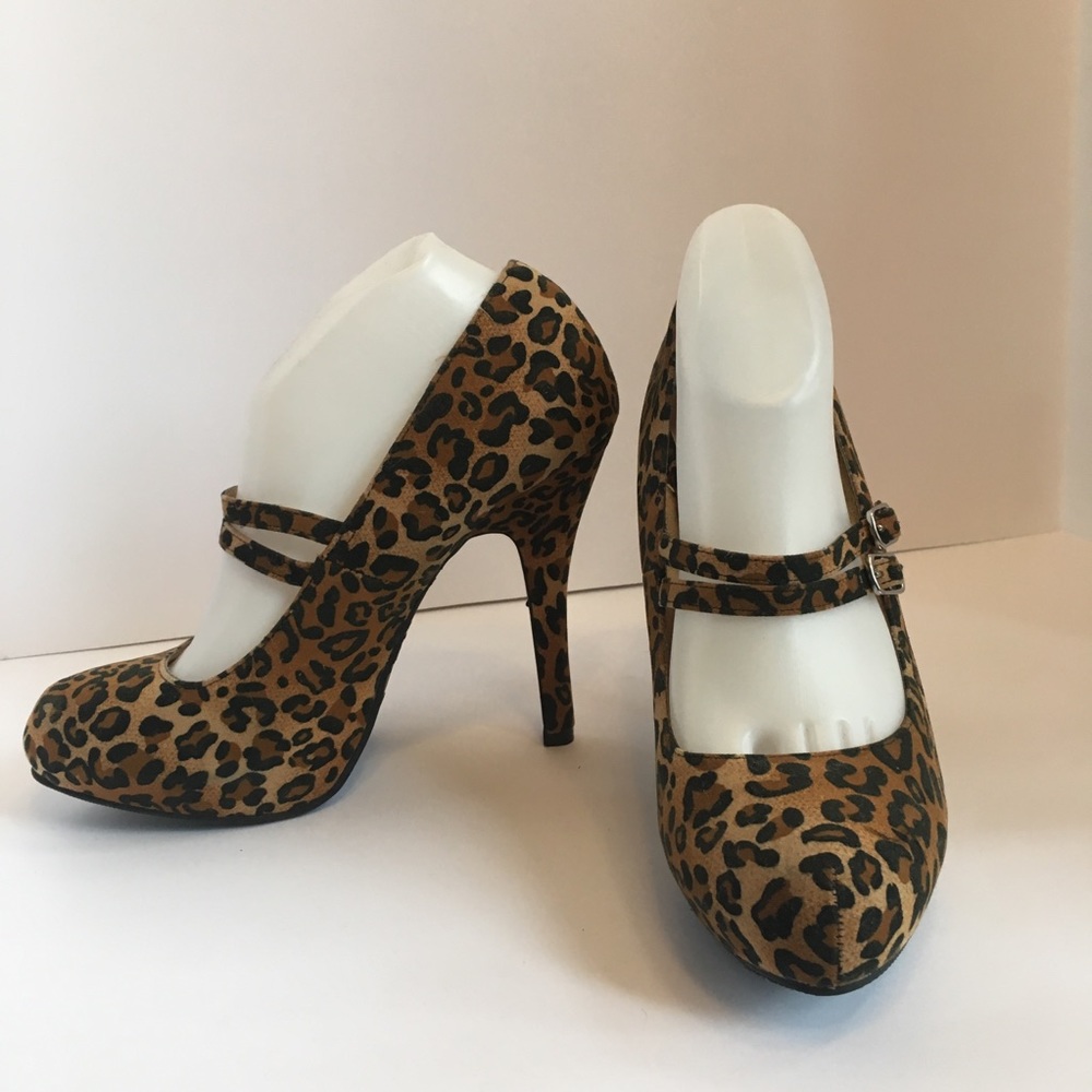 Mossimo leopard print platform Mary Jane heels